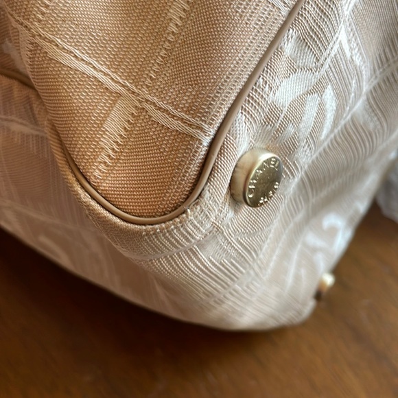 ๐๏ธHOST PICK๐๏ธBeautiful Chanel leather and nylon bag - Picture 7 of 14